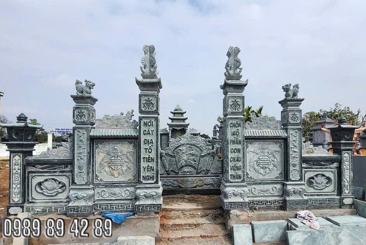 Khuôn viên lăng mộ 8