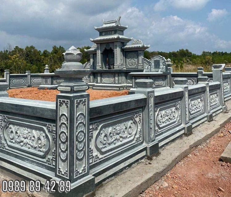 Khuôn viên lăng mộ 10